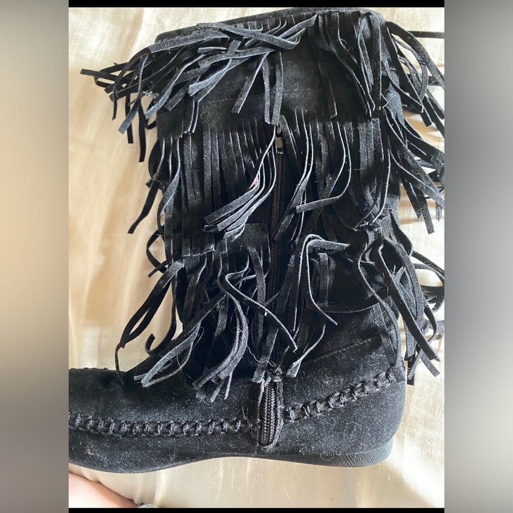 Elk River 6.5 Stylish Black Boots with Fringe